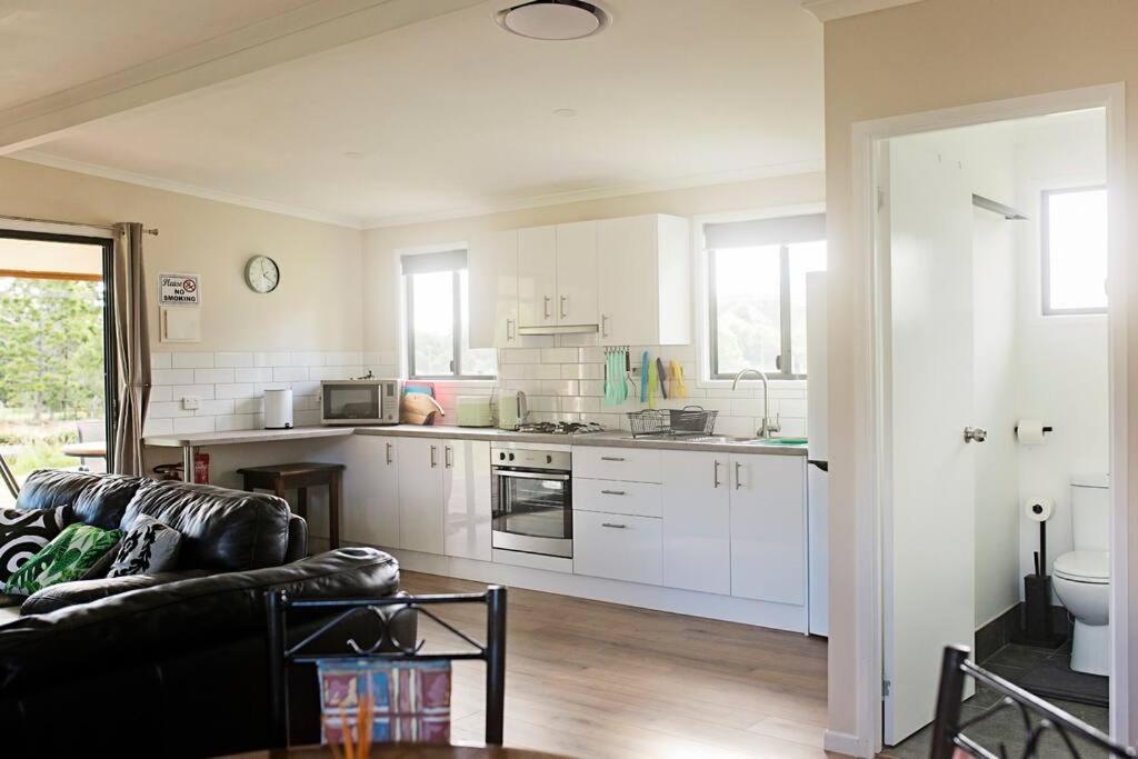 Pinbarren Green Lodges Noosa Exterior photo